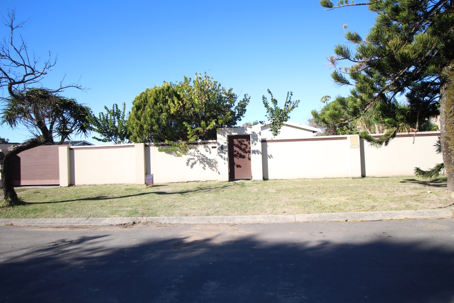 3 Bedroom Property for Sale in Braelyn Eastern Cape